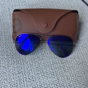 Ray-Ban RB3025 Aviator Large in blue/violet